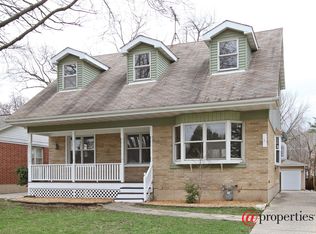819 McKinley Ave, Mundelein, IL