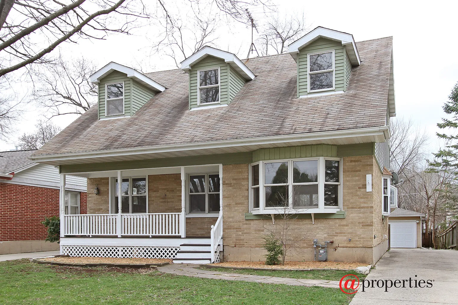 819 McKinley Ave photo 1