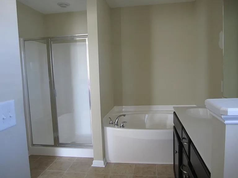 308 Lynden Ln — Photo 12