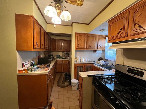 3rd image of 152-154 Chestnut St