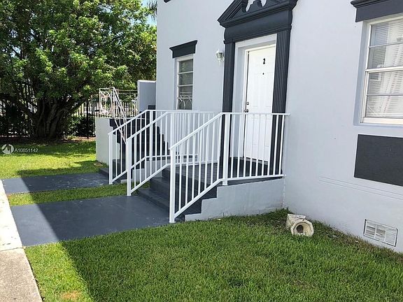 4th image of 1770 Normandy Dr APT 2