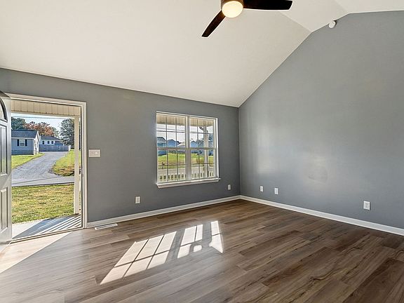 3rd image of 320 Brandon Dr