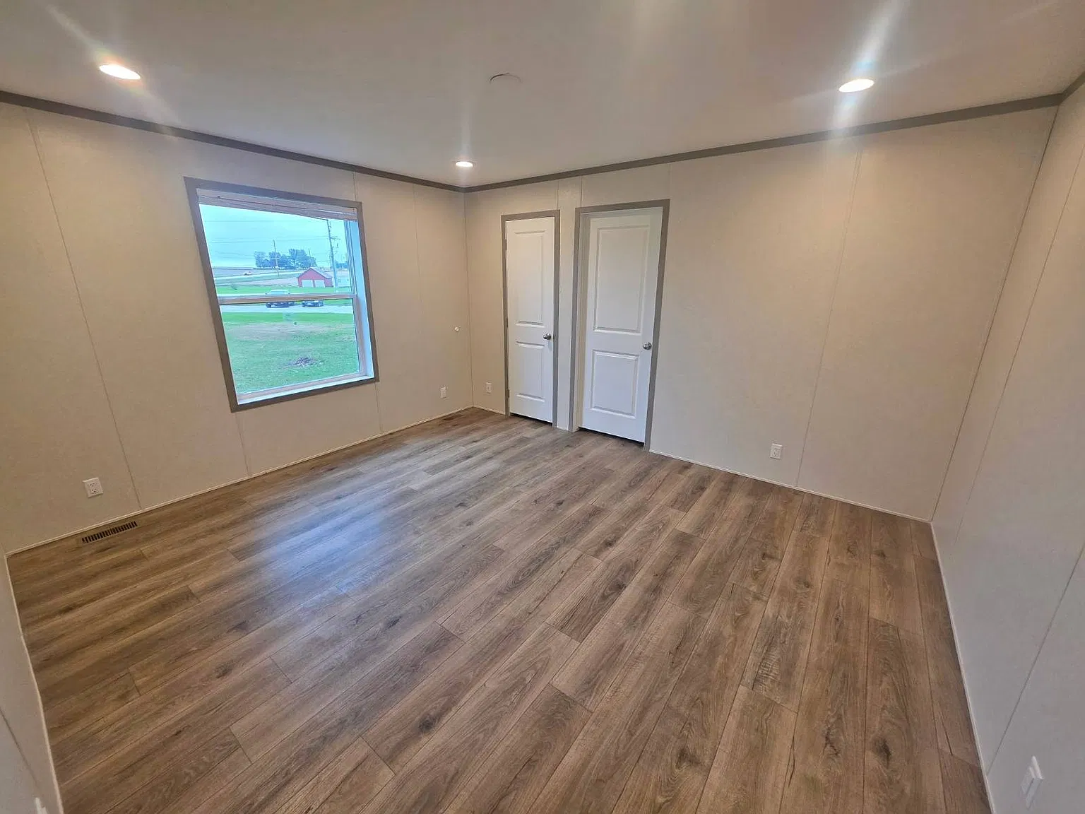 3 bed, 2.0 bath, 1140 sqft, $1,295 — Photo 2