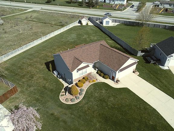 2nd image of 3165 Daybreak Ln