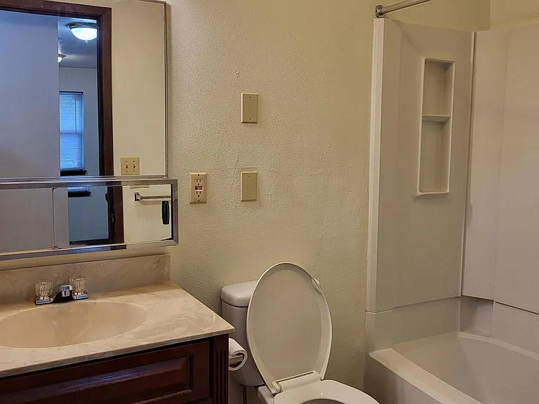 102 N Cedar St #9 — Photo 5