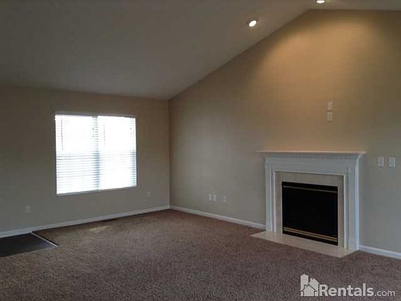 3rd image of 503 Wintergreen Pl