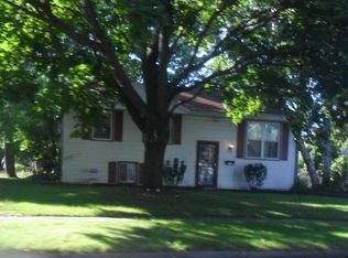 3017 Glenbrook Dr, Lansing, MI