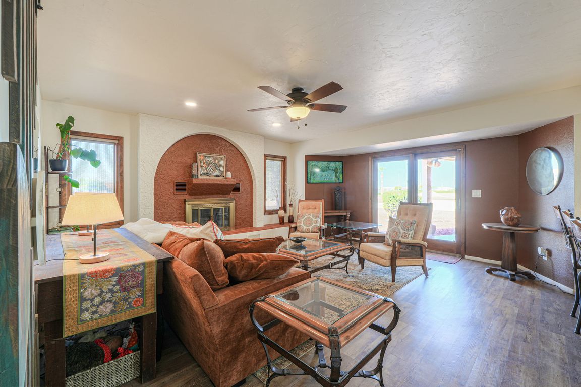 next background image