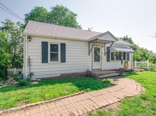 601 Country Ln, Jefferson City, MO 65101
