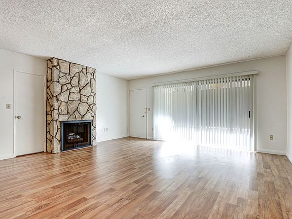 2nd image of 230 Pacific St #104