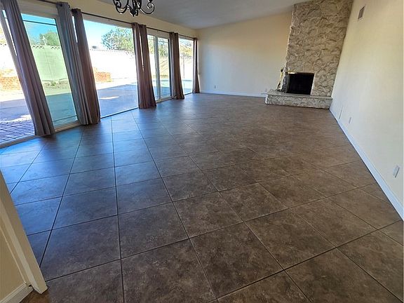 4th image of 3314 Arapaho Cir