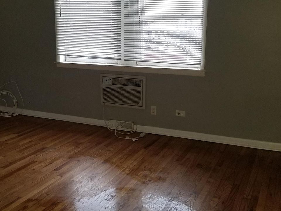 1st image of 440 W Division St APT 3