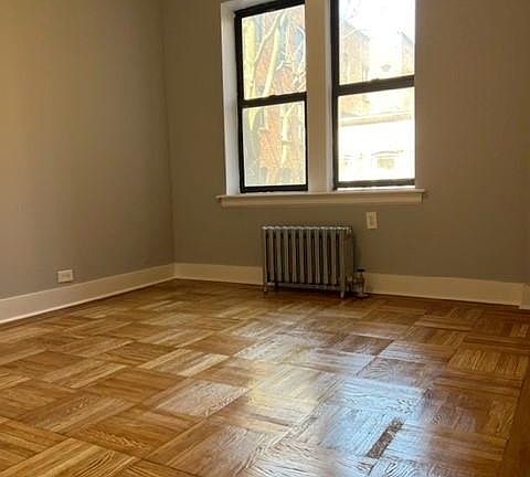 4th image of 360 E 205th St #4A