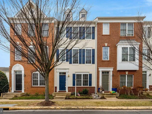 25121 Monteith Ter, Chantilly, VA 20152