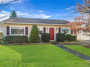 17 Charles St, Stamford, CT 06902