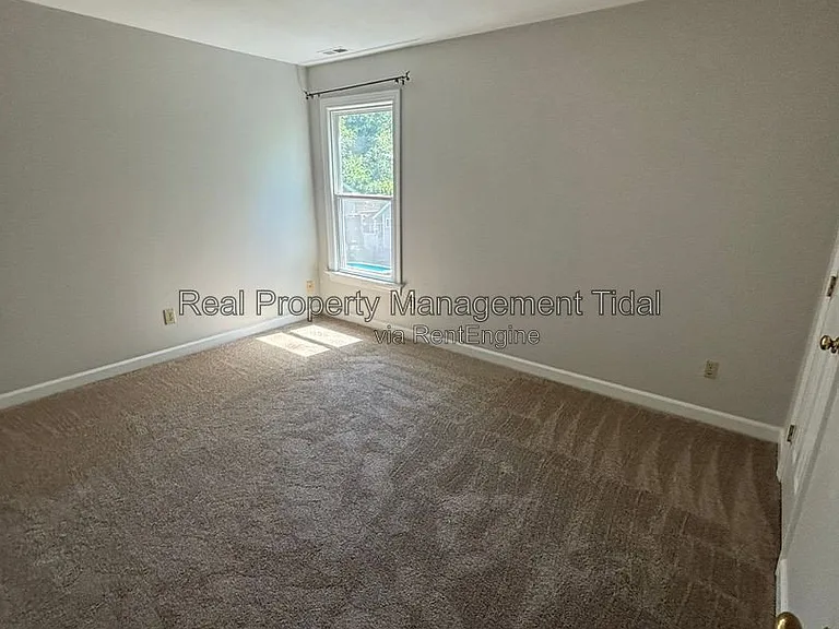 8956 Belgrave Ave — Photo 17