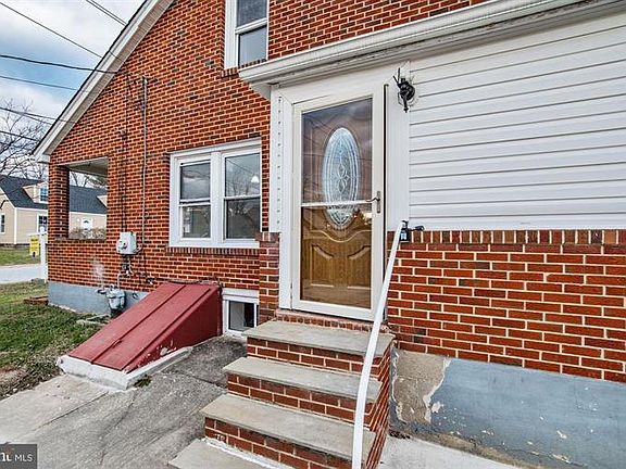 4th image of 3420 Clayton Ave