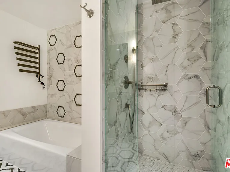 515 Ocean Ave #402S — Photo 40