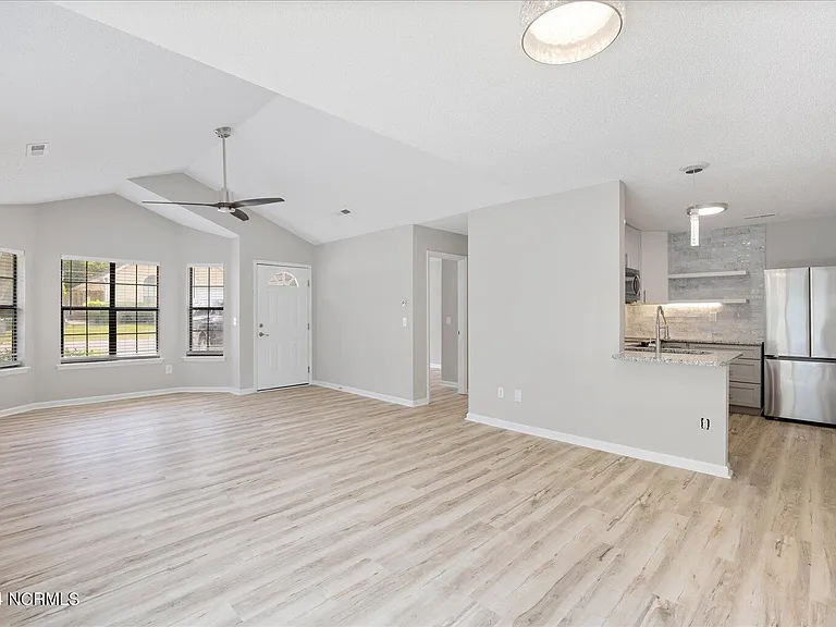 1246 Shipyard Blvd — Photo 7