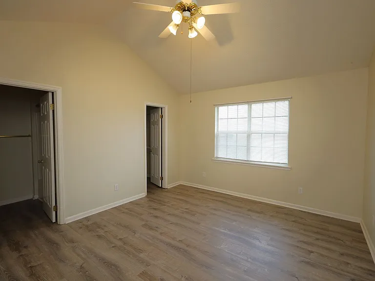 4200 Shadowwood Dr — Photo 6