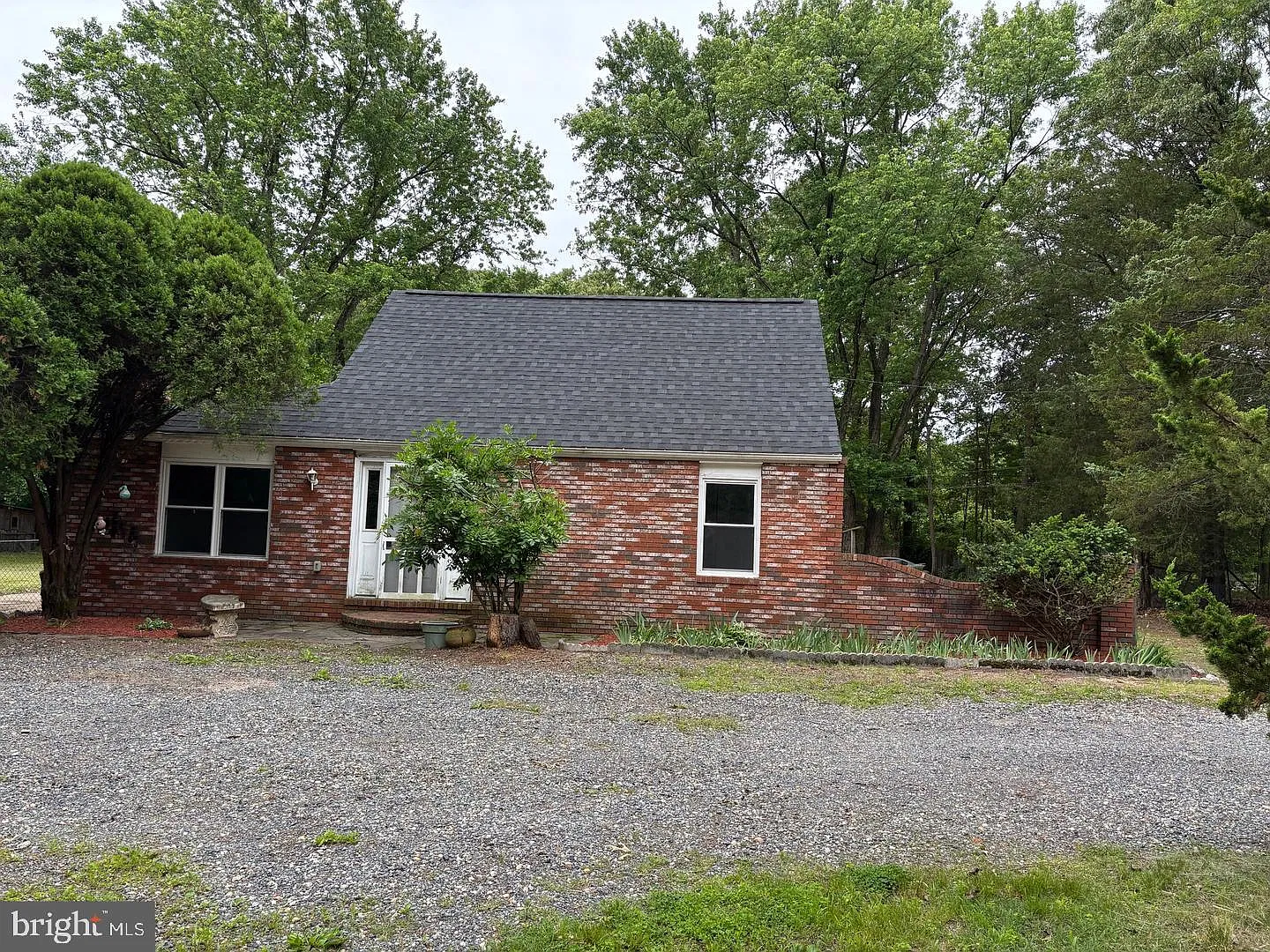 3 bed, 1.0 bath, 1272 sqft, $2,200 — Photo 1