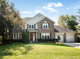 8695 Tanagerwoods Dr, Cincinnati, OH 45249