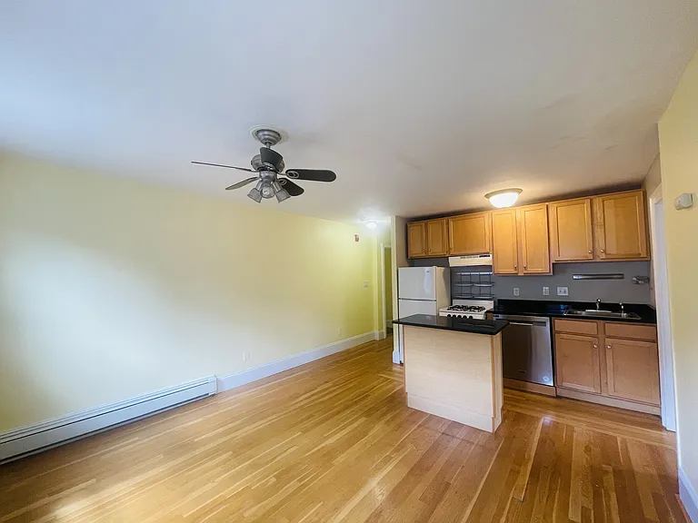 140 Huron Ave #12 — Photo 2