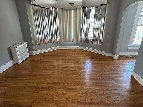 4th image of 261 Chadwick Ave Floor 2