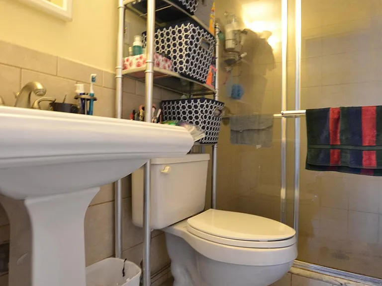 132 Lake Shore Rd #2 — Photo 8