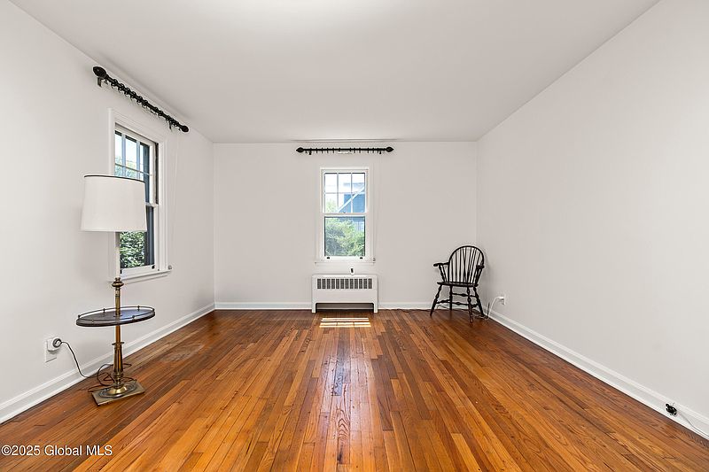 2nd image of 152 Bloomingrove Drive