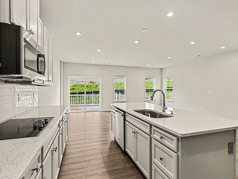 1049 Mountain View Dr — Photo 15