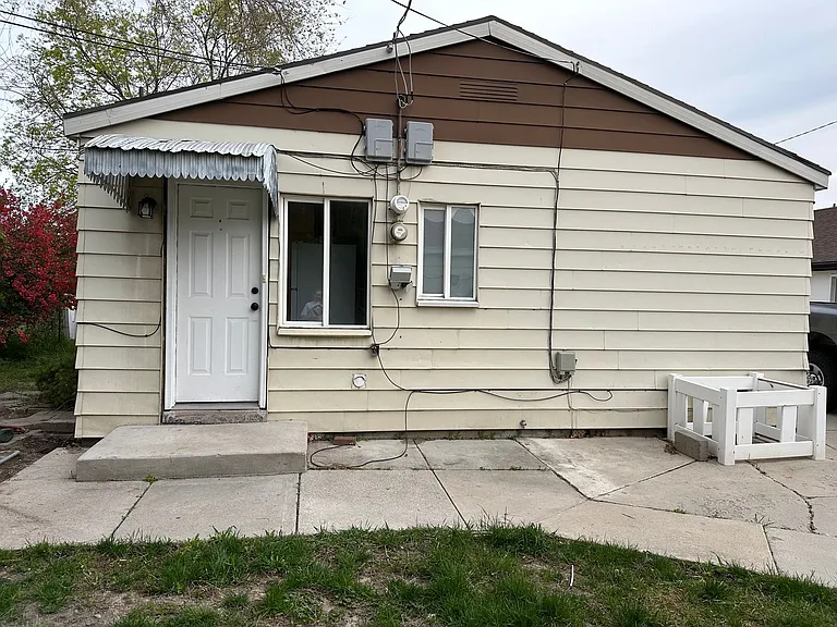 227 E Louise Ave — Photo 4