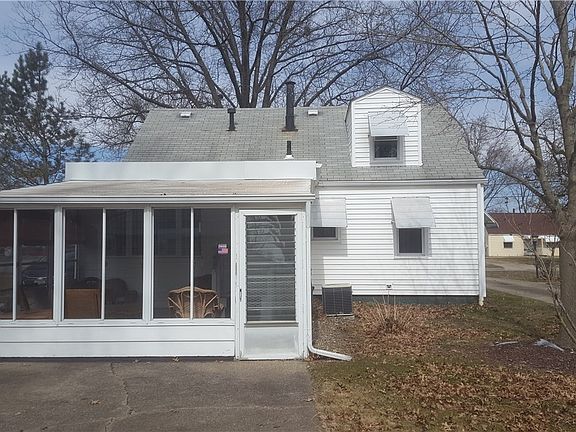 4th image of 2155 Northwest Blvd NW