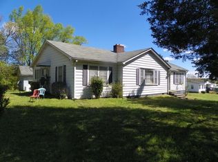 990 Bertha Dr, Sharon, SC 29742