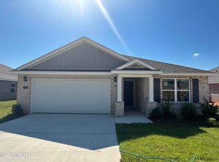 10101 Woodbury Dr, Gulfport, MS 39503