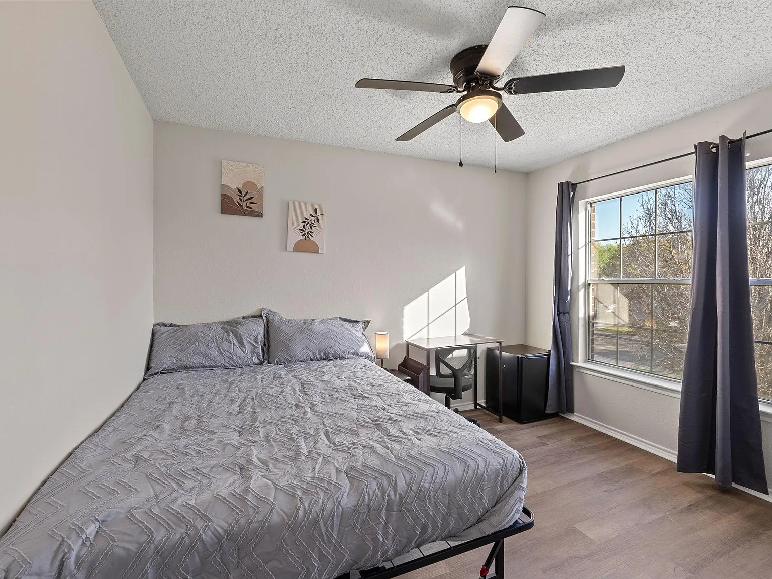 4 bed, 4.0 bath, 2500 sqft, $702 — Photo 1