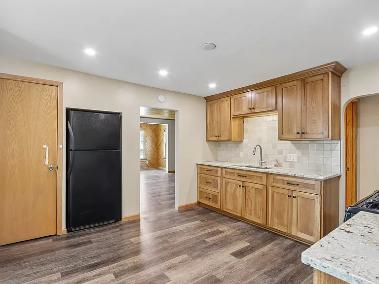 2027 N Main St #1A — Photo 8