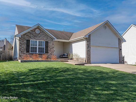2nd image of 308 Woodland Lakes Dr