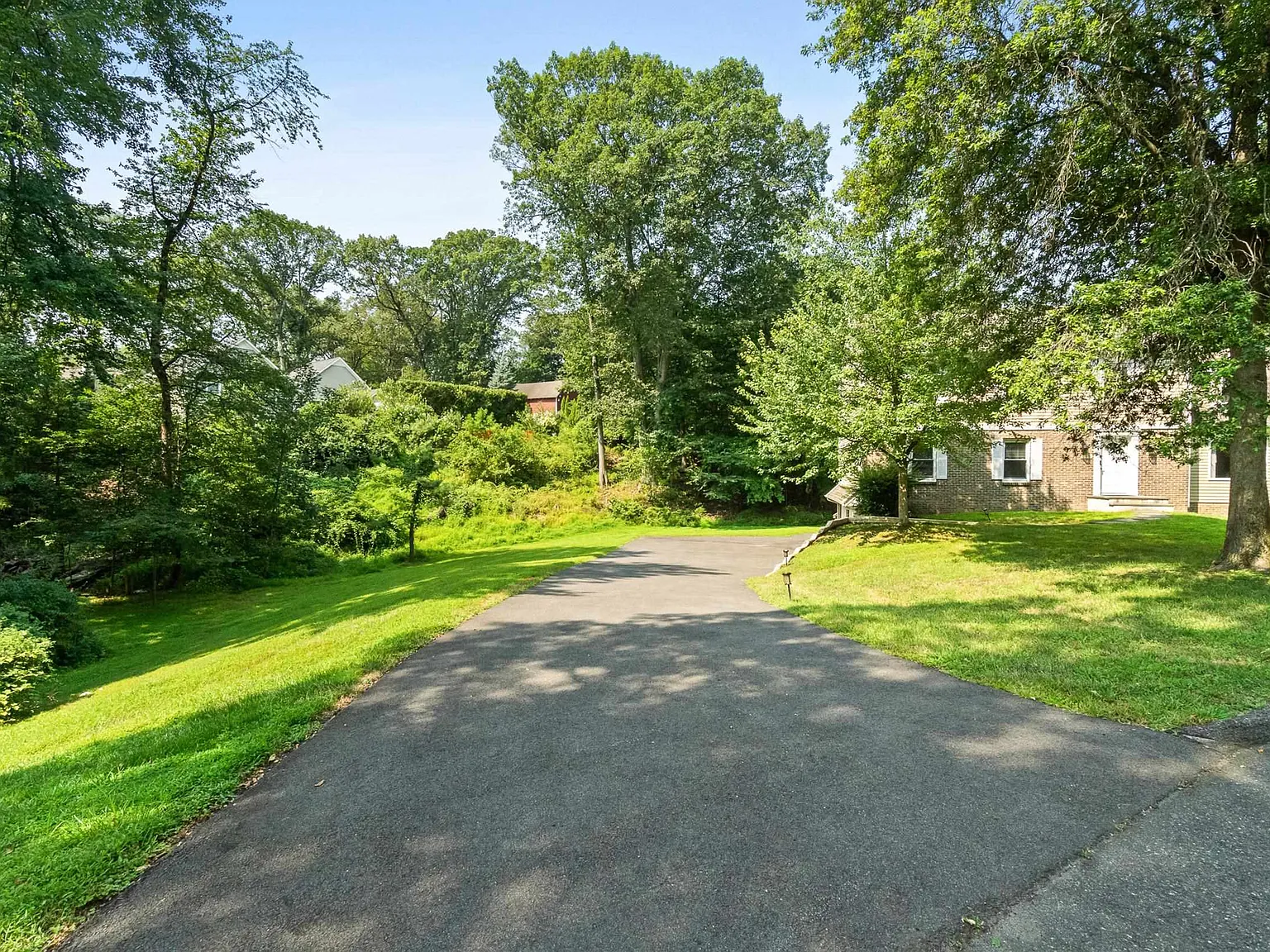 4 bed, 2.5 bath, $6,500 — Photo 4
