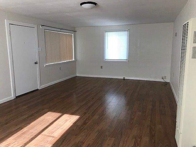 1st image of 1542 W 11th Ave