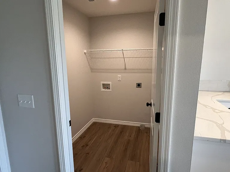 665 W Pinewood St — Photo 14