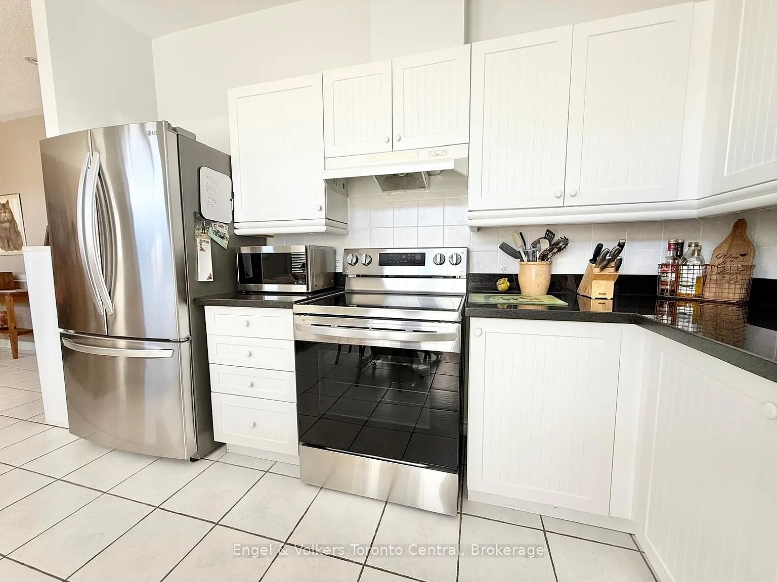 2 bed, $3,188 — Photo 4