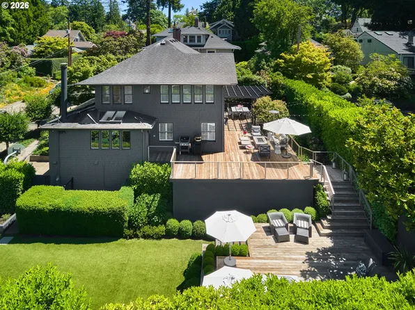 2768 SW Fern St, Portland, OR 97201