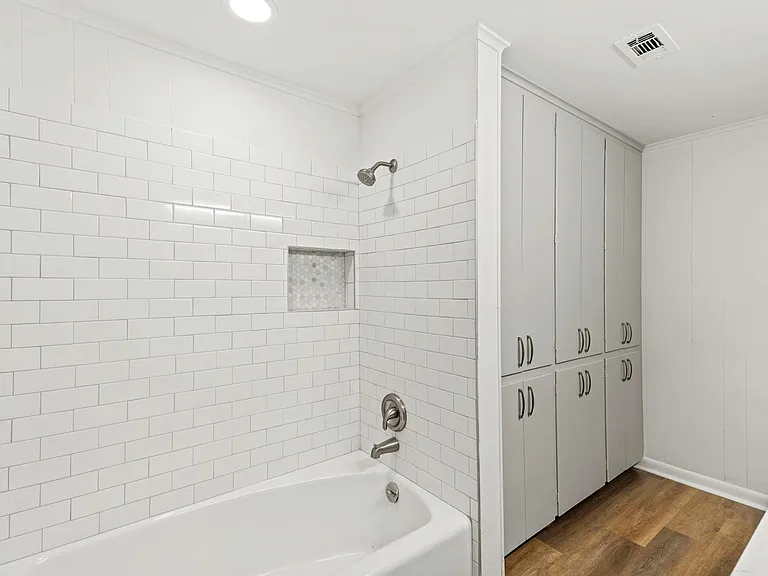 2606 Long Ln — Photo 14