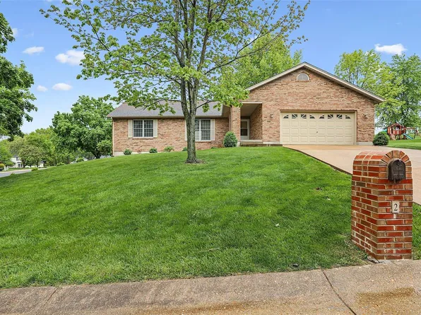 2 Weatherby Ct, Washington, MO 63090