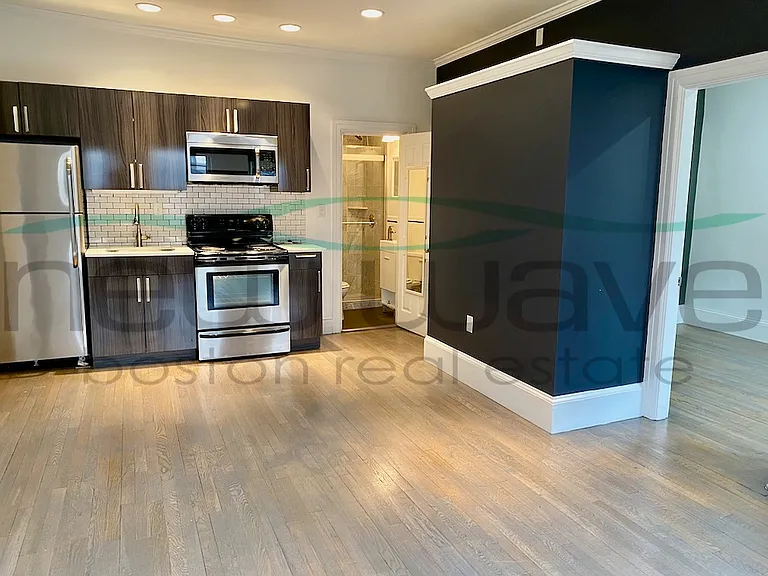 225 Newbury St #4F — Photo 8