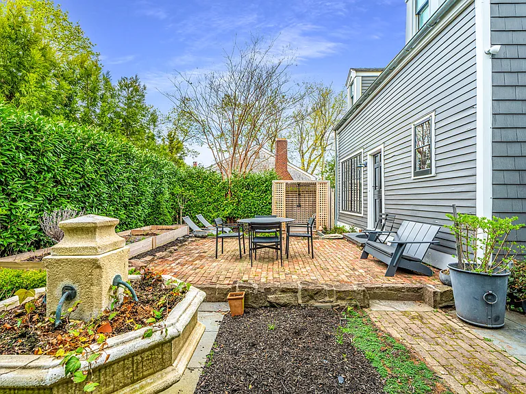 16 Jefferson St — Photo 11