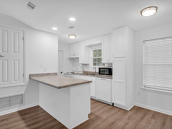 5th image of 22150 Hill N Dale Dr