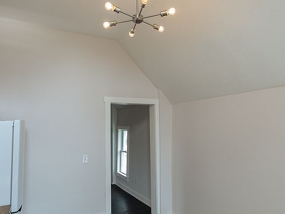 4th image of 322 E Hillsdale St #2-322.5