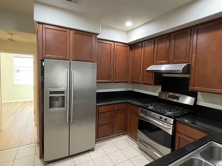 2232 Beech Cir — Photo 2
